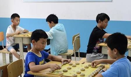 一起学围棋有苹果版吗:孩子学下棋好吗？这几种棋，可以让孩子从小学起来